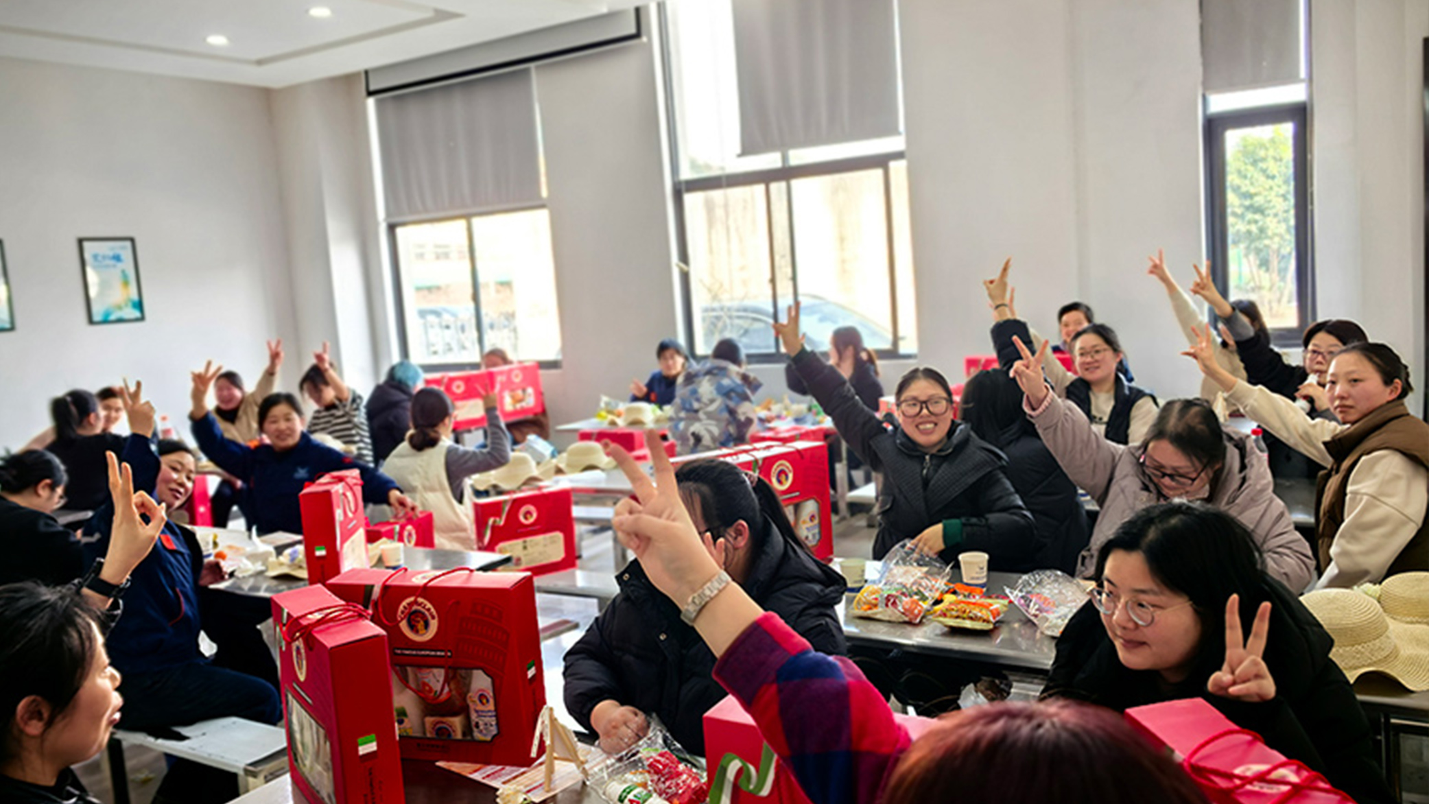 巾幗花爭艷，慶源展巧手——婦女節茶話會手工活動紀實